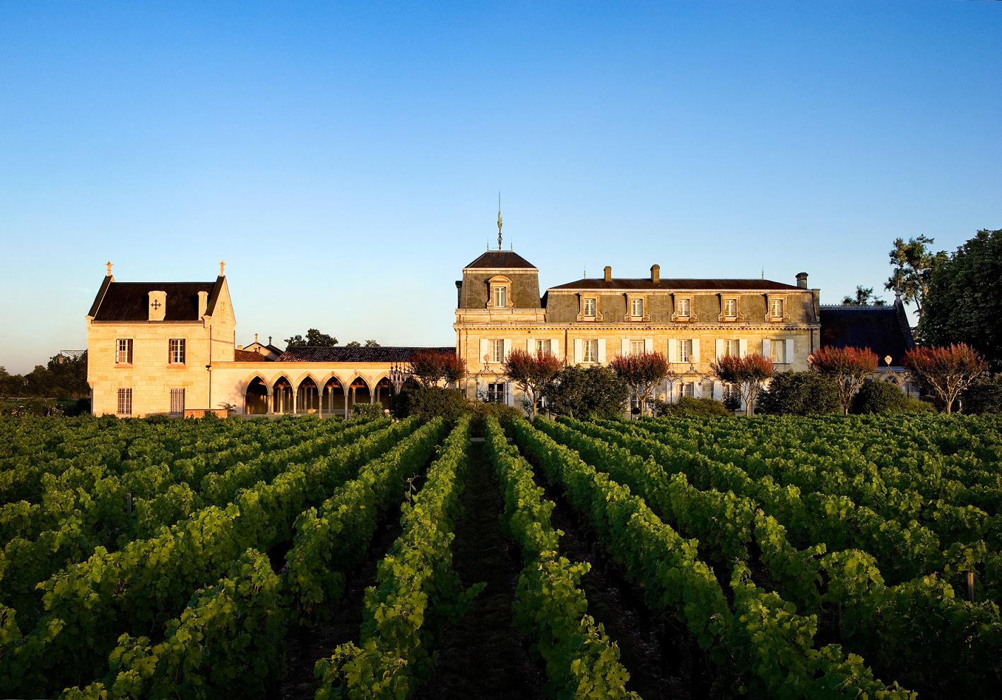 Lâu đài hãng rượu Haut Brion ở Bordeaux